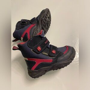 Toddler Superfit winter shoes size 5 (12-18 months)